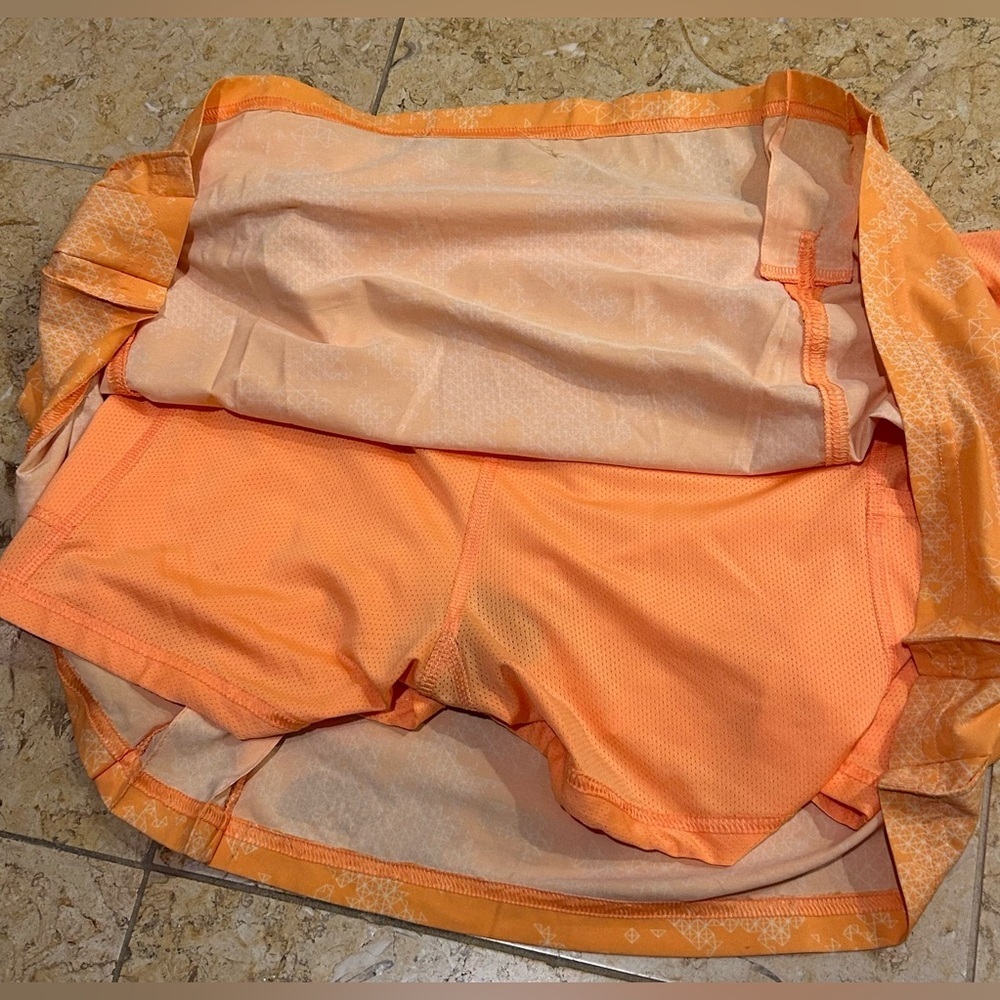The North Face NWOT Geometric Orange Skirt w/ Built in Shorts Size M - Picture 3 of 8